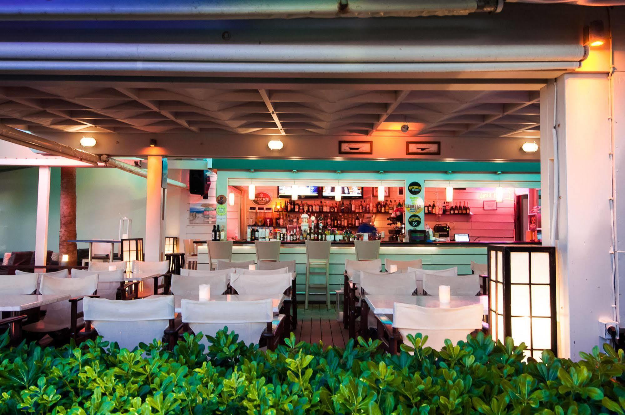 Phoenix Beach Hotel Планос Экстерьер фото